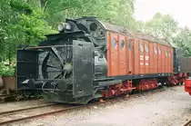 Die ersten Meldungen über Schneefälle waren für mich Anlass, die Winterbereitschaft meines Bildarchivs zu überprüfen. Am 04. Juni 2006 fotografierte ich diese Dampfschneeschleuder der DR im DDM Neuenmarkt-Wirsberg.