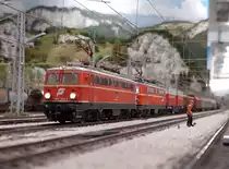 Am Nachmittag des 14.6.2010 stehen die 1142 705 und 1142 566 mit dem DG51553 von Steinbach Süd Gvbf nach Villach Süd Gvbf im Zugausgangsbahnhof und warten auf die Abfahrt.
Das Foto entstand auf der Modellbahnanlage in Knittelfeld.