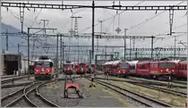 Ge 4/4 II 620  Zernez , Ge 4/4 II 626  Malans , ABe 8/12 3505  Giovanni Segantini  und Ge 4/4 I 610  Viamala  in Landquart. (12.11.2019)