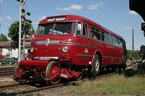 Der einzige betriebsf�hig Stra�en-Schienenbus im Eisenbahnmuseum Bochum Dahlhausen im Sommer 2003