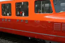 Roter Pfeil  CHURCHILL .
Anlässlich einer Sonderfahrt vom 16. November 2019 konnte der RAe 4/8 1021 mit Baujahr 1939 (1996) wieder einmal als sehr seltener Gast in der Westschweiz bewundert werden. Er ist in Zürich stationiert. Nach der Ankunft in Murten mit einer Reisegruppe von Genève auf Gleis 3 bot sich die Gelegenheit den fotogenen Oldtimer ab verschiedenen Standorten zu verewigen.
Foto: Walter Ruetsch 