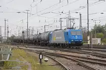 Lok 185 525-3 der WRS durchfährt den badischen Bahnhof. Die Aufnahme stammt vom 31.10.2019.