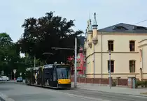 Tw 103 passiert die ehemalige Tabakfabrik in Nordhausen.

Nordhausen 29.07.2019