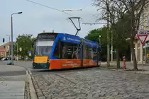 Nur noch wenige Meter Gleis erinnern daran das die Straßenbahn bis zum ersten Weltkrieg durch die Altstadt fuhr. Nach dem Krieg wurde dieser Teil nicht mehr befahren und nicht wieder aufgebaut. Heute erinnert nur noch dieses Stück an die Strecke. Hier assiert Tw 109 das Gleisstück.

Nordhausen 29.07.2019
