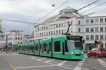 Be 6/8 Combino 317, auf der Linie 1, fährt zur Endstation am Bahnhof SBB. Die Aufnahme stammt vom 12.11.2019.