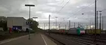 Die Cobra 2836 fährt mit einem Güterzug aus Belgien nach Köln bei der Ausfahrt von Aachen-West in Richtung Aachen-Schanz,Aachen-Hbf,Aachen-Rothe-Erde,Stolberg-Hbf(Rheinland)Eschweiler-Hbf,Langerwehe,Düren,Merzenich,Buir,Horrem,Kerpen-Köln-Ehrenfeld,Köln-West,Köln-Süd.
Aufgenommen vom Bahnsteig in Aachen-West. 
Bei Wolken am Nachmittag vom 5.11.2019.