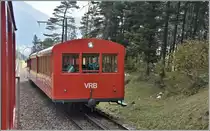 BDhe 4/4 5 mit zwei Vorstellwagen kommt auf dem Doppelspurabschnitt zwischen Romiti Felsentor und Freibergen entgegen, (13.11.2019)