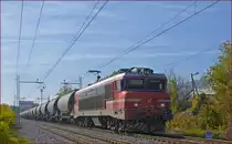 SŽ 363-006 zieht Kesselzug durch Maribor-Tabor Richtung Norden. /23.10.2019