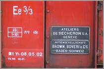 Die Fabrikschilder an der Ee 3/3 in Chur beweisen es, alle namhaften Firmen waren am Bau dieser zuverl�ssigen Rangierlok beteiligt. (04.07.2007)