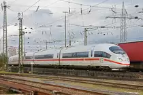 ICE 403 521-8 fährt beim badischen Bahnhof ein. Die Aufnahme stammt vom 18.11.2019.