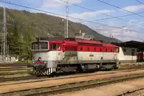 24. April 2019 in Zilina. Ja, sie fährt noch, die 754 003-2!! Auch wenn es nach Explosion aussieht... 