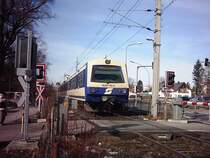 Ein Regionalzug von Lindau in Fahrtrichtung Bregenz nach Lochau-H�rbranz