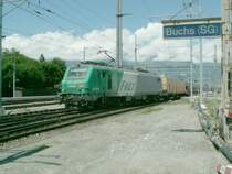 SNCF Lok 437056 bei der Ausfahrt mit einem G�terzug Richtung Frankreich.Buchs/SG Schweiz 07.07.07