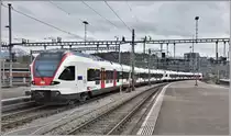 523 010 und 523 065 fahren in Luzern ein. (13.11.2019)