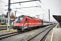 SŽ 541 019-0 steht mit dem, aufgrund der heftigen Unwetter entlang der Tauernbahn, gestrandeten EC 213  Mimara , in Villach Hbf.
Aufgenommen am 19.11.2019.