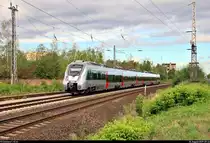 1442 306 (Bombardier Talent 2) der Elbe-Saale-Bahn (DB Regio Südost) als RE 16105 (RE13) von Magdeburg Hbf nach Leipzig Hbf erreicht in Kürze den Bahnhof Gommern auf der Bahnstrecke Biederitz–Trebnitz (KBS 254).
[10.8.2019 | 9:34 Uhr]