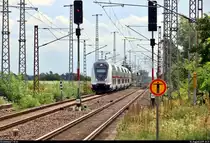 DBpbzfa 668.2 mit Schublok 146 556-6 DB als IC 2038 (Linie 56) von Leipzig Hbf nach Emden Hbf durchfährt den Bahnhof Güterglück auf der Bahnstrecke Biederitz–Trebnitz (KBS 254).
[10.8.2019 | 12:31 Uhr]