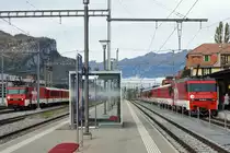 Zentralbahn/ZB.
Entlastungszug Luzern - Interlaken-Ost mit HGe 101 962-9 sowie Reservependel mit HGe 101 966-0 in Meiringen am 20. Oktober 2019.
Foto: Walter Ruetsch 