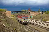 Die ZSSK 71 203 hat eben den Autotransportzug nach Marchegg gebracht, wo er in Kürze von einer 2016er der ÖBB übernommen wird. Die Lichtstimmung am 5.10.2019 war wirklich außergewöhnlich.