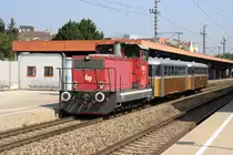 WLB 83 (A-WLC 92 81 2064 403-6) fährt am 01.September 2019 mit dem SR 17225 (Wien Meidling - Waldmühle Lst.) durch die Haltestelle Atzgersdorf.