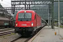 Ausfahrt am Abend des 05.07.2018 von 1216 005 (E 190 005) mit dem EC 83 (München Hbf - Verona P. N.) aus dem Grenzbahnhof Brennero in Richtung südlicher Brennerbahn gen Bolzano.