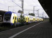 In K�rze schiebt die ME 146-17 ihren metronom nach Uelzen �ber Northeim - Kreiensen - Elze - Hannover. Aufnahme in G�ttingen am  08.07.2007