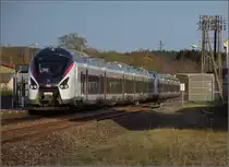 Coradia Liner Intercités B85013/14 als Zweikrafttriebzug nach Belfort Triebzugnummer ist IC 107, der zweite Triebzug ist IC 109. Champaney, März 2017.