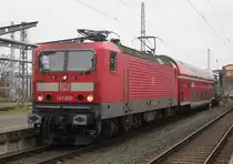 143 250-9 stand am Nachmittag des 06.12.2019 mit einem DBpza 751.3 im Rostocker Hbf