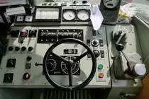 Blick auf den anderen Führerstand des Elektrotriebwagen 92 (CH-ZMB 94 85 7576 092-1) im Bahnhof Übelbach anlässlich einer Fahrzeugausstellung zur 100-Jahr-Feier der Strecke Peggau-Übelbach, 04.08.2019 

Der TW92, ehemals bei der Sihltalbahn Zürich in Betrieb, und jetzt bei der Zürcher Museumsbahn, ist ein Schwesterfahrzeug des ET15 der Steiermarkbahn.