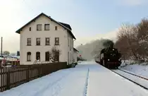 86 1333-3 fuhr am 15.12.18 den Lichterfahrt von Schwarzenberg nach Schlettau. Hier ist der Zug in Raschau zu sehen.