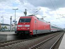 Mit ca. 20 Minuten Versp�tung zog am 30.06.2007  101 138-6 den IC 2457  Strelasund  aus dem Bahnhof Bitterfeld.