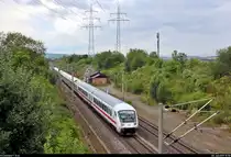 Bpmbdzf mit Schublok 101 023-0 als EC 117  Salzach  (Linie 62) von Frankfurt(Main)Hbf nach Klagenfurt Hbf (A) passiert die Überleitstelle (Üst) Markgröningen Glems auf der Schnellfahrstrecke Mannheim–Stuttgart (KBS 770).
Aufgenommen von einer Brücke.
(Neubearbeitung)
[28.7.2019 | 15:50 Uhr]