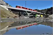 S2 1557 nach Thusis mit ABe 4/16 3104 auf der neuen Hinterrheinbrücke in Reichenau-Tamins. (05.12.2019)