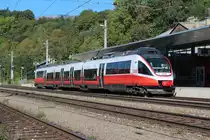 Der 4023 011 steht am 10.9.2018 kurz nach der Ankunft in Payerbach-Reichenau als R6480 und wartet auf die Rückfahrt nach Semmering.