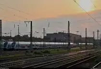 Morgenstimmung im Bft Leipzig-Volkmarsdorf (gehörig zu Leipzig Hbf) nahe der Brandenburger Brücke, in dem mehrere Intercity-2-Garnituren (IC2) abgestellt sind.
Aufgenommen aus RE 27754 (RE6) von Leipzig Hbf nach Chemnitz Küchwald.
[25.8.2019 | 7:23 Uhr]