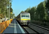 Bybdzf 482.1 mit Schublok 223 054-8 (Siemens ER20) der Beacon Rail Leasing S.à r.l., vermietet an Transdev Regio Ost (Mitteldeutsche Regiobahn | MRB), als RE 27754 (RE6) von Leipzig Hbf steht im Endbahnhof Chemnitz Küchwald.
Wegen Bauarbeiten ging es weiter mit dem SEV nach Chemnitz Hbf.
[25.8.2019 | 8:25 Uhr]