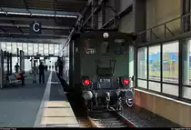 Anlässlich der zweiten Parallelfahrt zwischen Flöha und Freiberg(Sachs) im Rahmen des 28. Heizhausfests des Sächsischen Eisenbahnmuseum Chemnitz-Hilbersdorf e.V. (SEM) steht einer der beiden Parallelzüge nach Freiberg(Sachs) mit 50 3648-8 des SEM und E 77 10 der Interessengemeinschaft Bw Dresden Altstadt e.V. in seinem Startbahnhof Chemnitz Hbf auf Gleis 14.
[25.8.2019 | 8:48 Uhr]