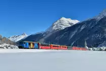 Ge 4/4 III 652 mit einem RE am 18.01.2016 bei Bever.