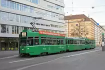 Doppeltraktion, mit dem Be 4/4 482, dem B4S 1492 und dem Be 4/4 493, auf der Linie 6, bedient die Haltestelle Gewerbeschule. Die Aufnahme stammt vom 16.12.2019.