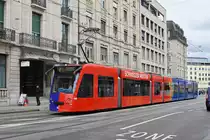 Be 6/8 Combino 306 FC Basel, auf der Linie 2, fährt Richtung Haltestelle Markthalle. Die Aufnahme stammt vom 07.12.2019.