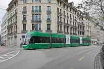 Be 6/8 Flexity 5036, auf der Linie 1, fährt Richtung Haltestelle Markthalle. Die Aufnahme stammt vom 07.12.2019.