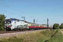 Am Morgen des 12.09.2018 fuhr 193 773  150 Jahre Brennereisenbahn  mit dem DPE 51  AKE Rheingold  (Dortmund Hbf - Domodossola), welchen sie vom Startbahnhof bis nach Basel Bad Bf bespannte, bei Hügelheim durchs Markgräflerland in Richtung Schweizer Grenze.