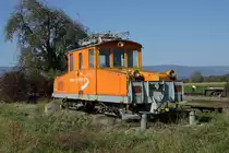 BAHNMUSEUM KERZERS-KALLNACH/BMK.
Im Jubiläumsjahr 2019 des grossen Krokodils kam es beim kleinen Krokodil aus dem Oberaargau zu wesentlichen Veränderungen. 
Die ehemalige LMB, OJB, RVO, ASm Ge 4/4 126 (Ge 4/4 56) mit Baujahr 1917 wurde am 14. Oktober 2019 in Kallnach auf einen Strassentransporter verladen und infolge Nachtfahrverbot erst am frühen Morgen des folgenden Tages zur Detska zeleznica Kosicka in der Slowakei überführt.
Infolge Auflösung des Bahnmuseums Kerzers hat dieses kleine Krokodil die Schweiz für immer verlassen.
Foto: Walter Ruetsch 