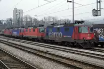 NEUJAHRSRUHE 2020
in Olten-Hammer
für Re 420 240-4, Re 420 169-5, Re 420 233-9, Re 420 253-7 von SBB CARGO
am 1. Januar 2020.
Foto: Walter Ruetsch 
