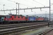NEUJAHRSRUHE 2020
in Olten-Hammer
für Re 420 240-4, Re 420 169-5, Re 420 233-9, Re 420 253-7 von SBB CARGO
am 1. Januar 2020.
Foto: Walter Ruetsch 
