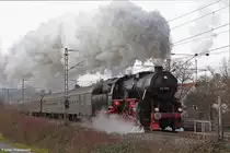 EFZ-Dreikönigsdampf 2020 (04.01.20):
52 7596 (EFZ) mit dem DPE 88715 (Tübingen Hbf - Welzheim) durch Sommerrain zum  Dampfspektakel im Schwäbischen Wald 
