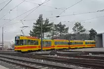 Doppeltraktion, mit dem Be 4/8 207 und dem Be 4/6 227, auf der Linie 17, fährt aus den Depot Hüslimatt Richtung Ettingen. Die Aufnahme stammt vom 28.12.2019.