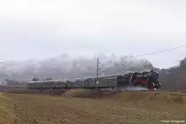 EFZ-Dreikönigsdampf 2020 (05.01.20):
52 7596 (EFZ) mit dem DPE 88717 (Tübingen Hbf - Gerstetten) durch Uhingen als  Dampfsonderzug auf die Schwäbische Alb zur Lokalbahn nach Gerstetten .