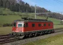 SBB CARGO.
Re 620 064-6  KÖNIZ  auf der Fahrt als Lokzug bei Riedtwil am 7. Januar 2020.
Sehr fotogen sind auch die roten Lokomotiven wenn sie sauber sind.
Foto: Walter Ruetsch