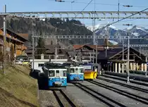 Montreux-Berner Oberland-Bahn/MOB.
Nach wie vor unentbehrlich ist das  ALTE EISEN  der MOB. Am 8. Januar 2020 präsentierte es sich zwar nur noch auf den hintersten Plätzen des Bahnhofs Zweisimmen.
ABDe 8/8 4001 und ABDe 8/8 4002, Baujahr 1968, auf den nächsten Einsatz wartend.
Foto: Walter Ruetsch 